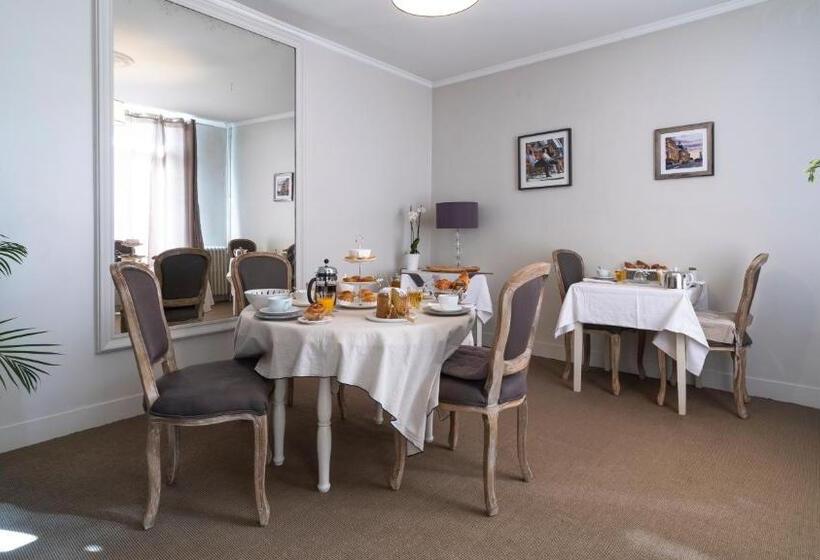 تختخواب و صبحانه La Maison De Marc