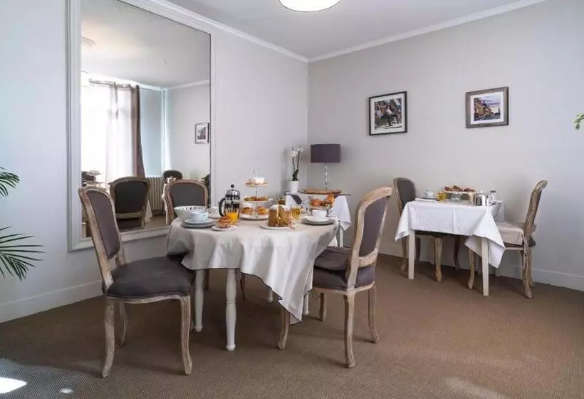 تختخواب و صبحانه La Maison De Marc