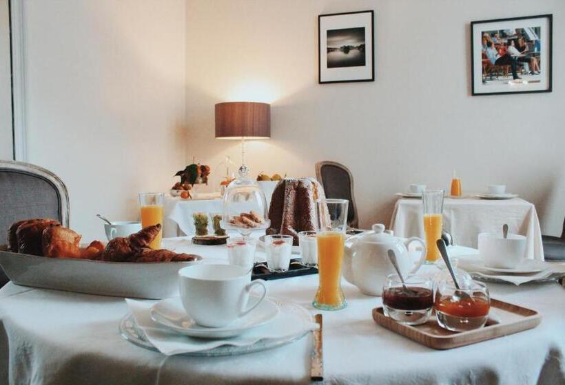 تختخواب و صبحانه La Maison De Marc