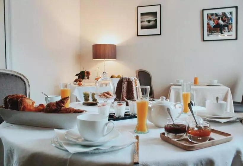تختخواب و صبحانه La Maison De Marc
