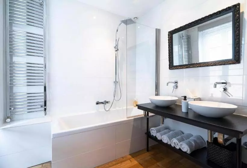 تختخواب و صبحانه La Maison De Marc