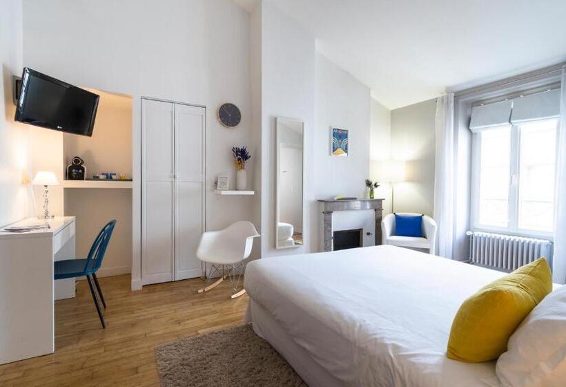 تختخواب و صبحانه La Maison De Marc