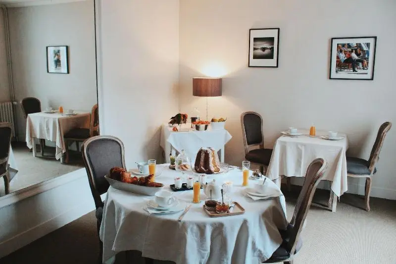 تختخواب و صبحانه La Maison De Marc