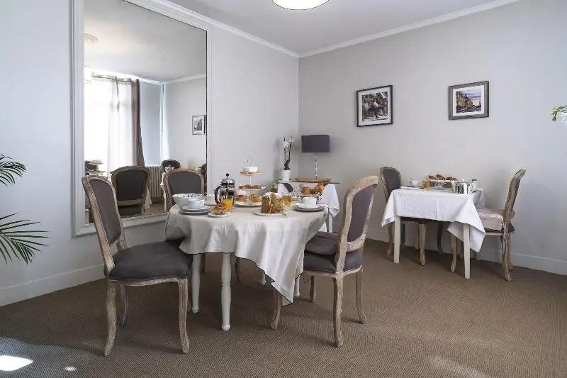 تختخواب و صبحانه La Maison De Marc