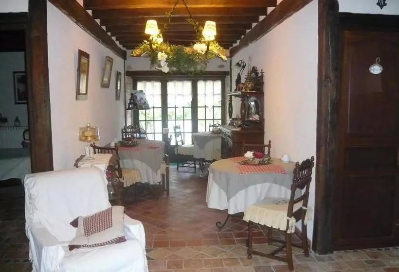 Aamiaismajoitus (B&B) La Petite Ferme