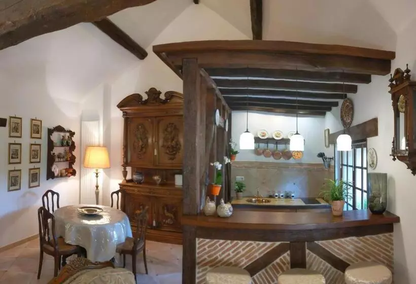 تختخواب و صبحانه Le Relais De La Tour