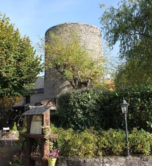 تختخواب و صبحانه Le Relais De La Tour