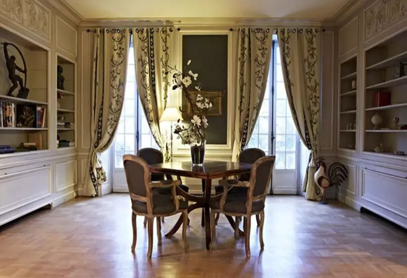 ベッドアンドブレックファースト Maison D Hôtes Les Jardins De Mazamet