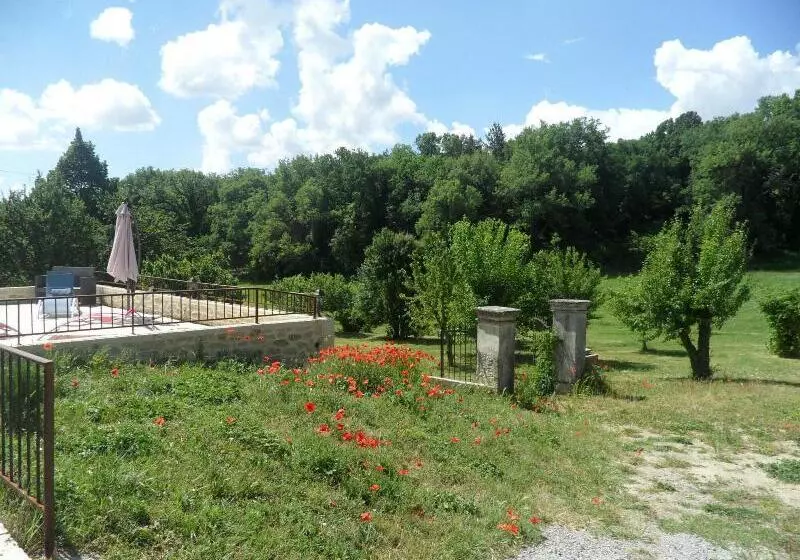 Aamiaismajoitus (B&B) Les ânes De Forcalquier