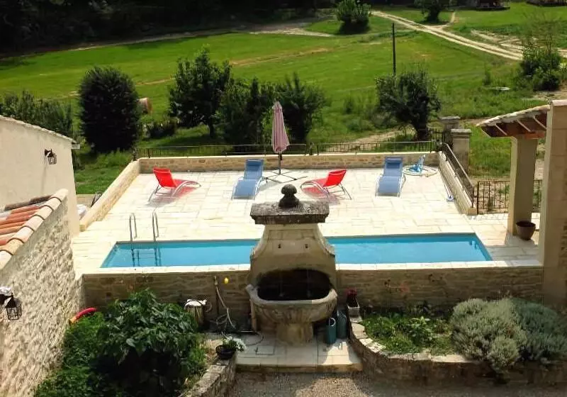 Aamiaismajoitus (B&B) Les ânes De Forcalquier