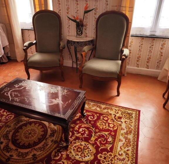 مبيت وإفطار Les Volets Bleus