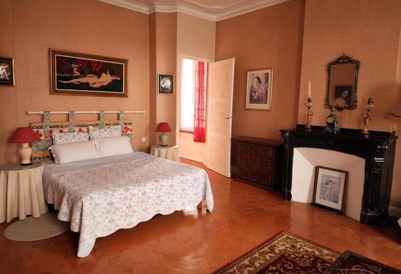 مبيت وإفطار Les Volets Bleus