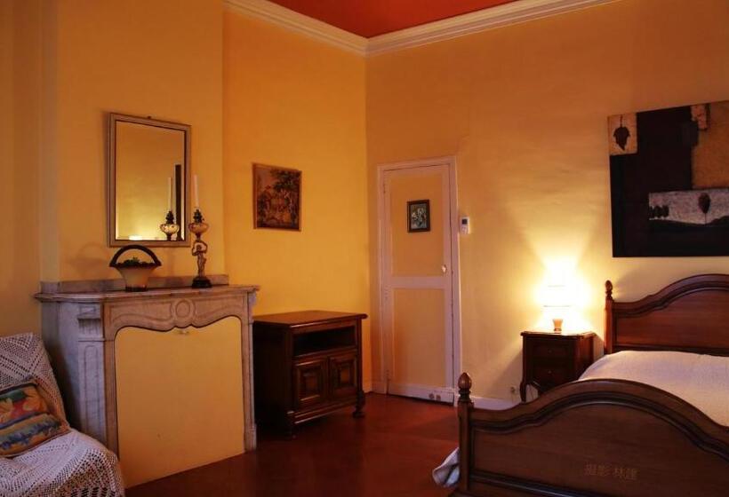 مبيت وإفطار Les Volets Bleus