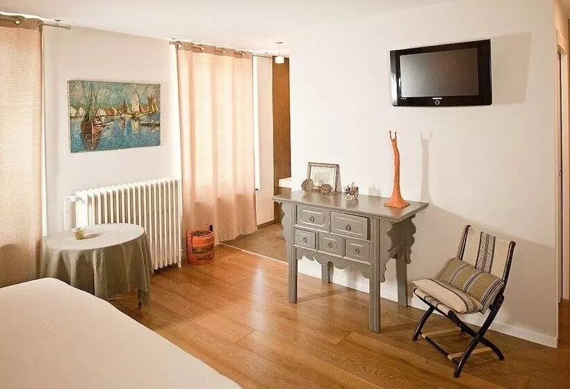 تختخواب و صبحانه Maison D Hote De Myon