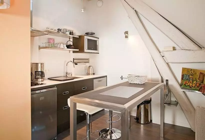 تختخواب و صبحانه Maison D Hote De Myon