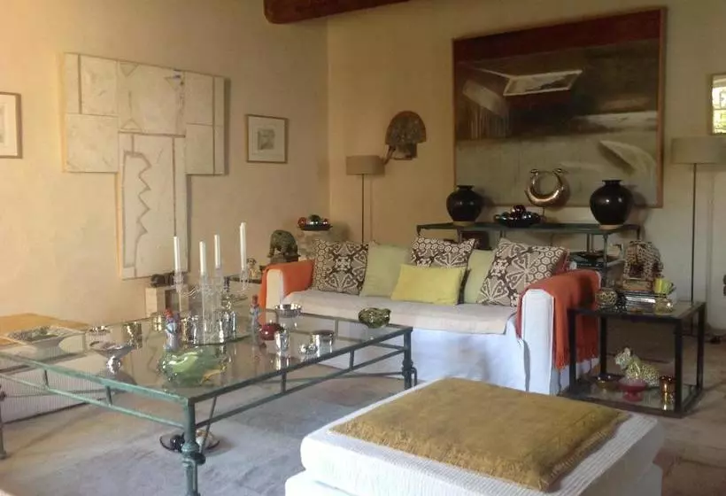 Aamiaismajoitus (B&B) Maison D'hôtes Mas De Barbut