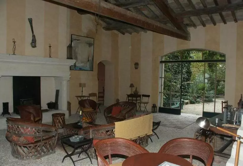 Aamiaismajoitus (B&B) Maison D'hôtes Mas De Barbut