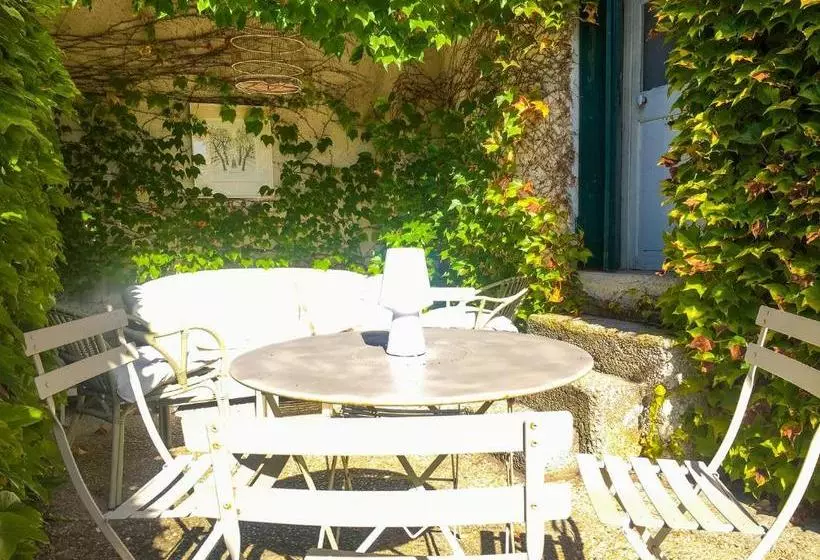 Aamiaismajoitus (B&B) Maison D'hôtes Mas De Barbut