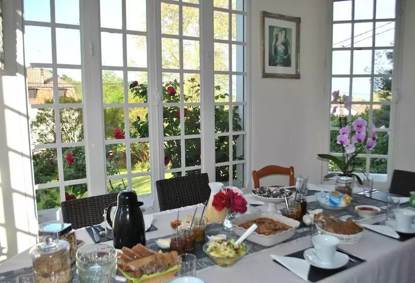 Aamiaismajoitus (B&B) Villa Hortebise