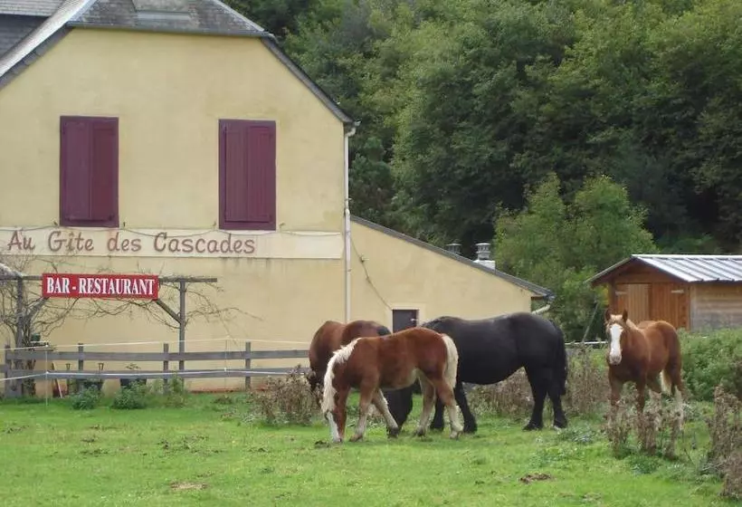 ホテル Gite Auberge Les Cascades
