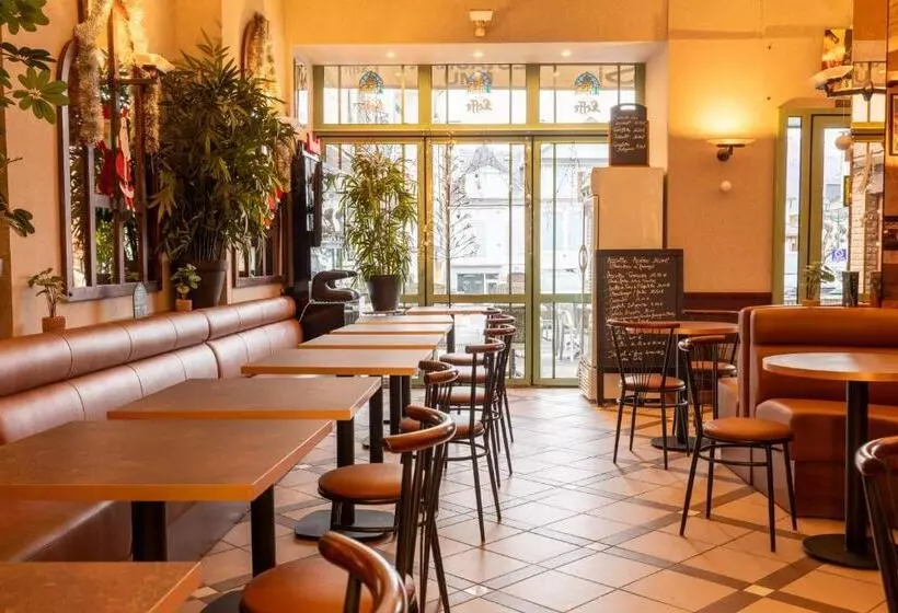 ホテル Hôtel Café Les Fleurs