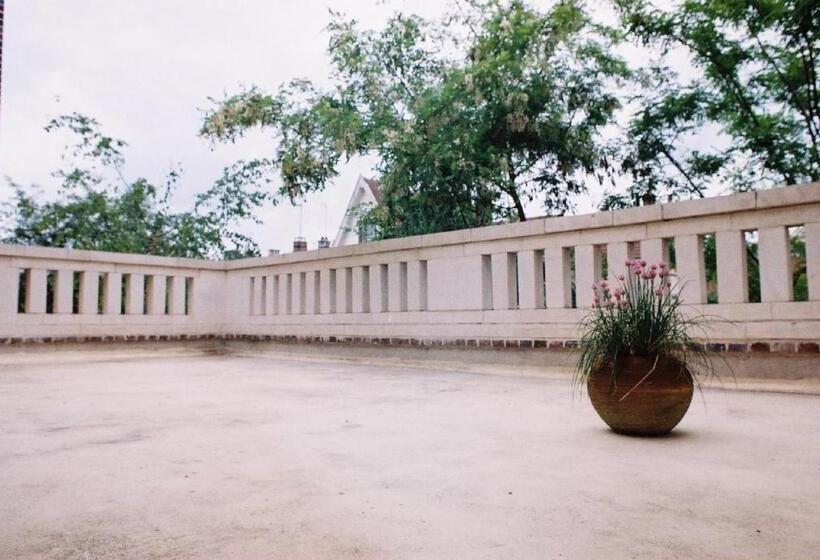 住宿加早餐  Au Fil De Troyes