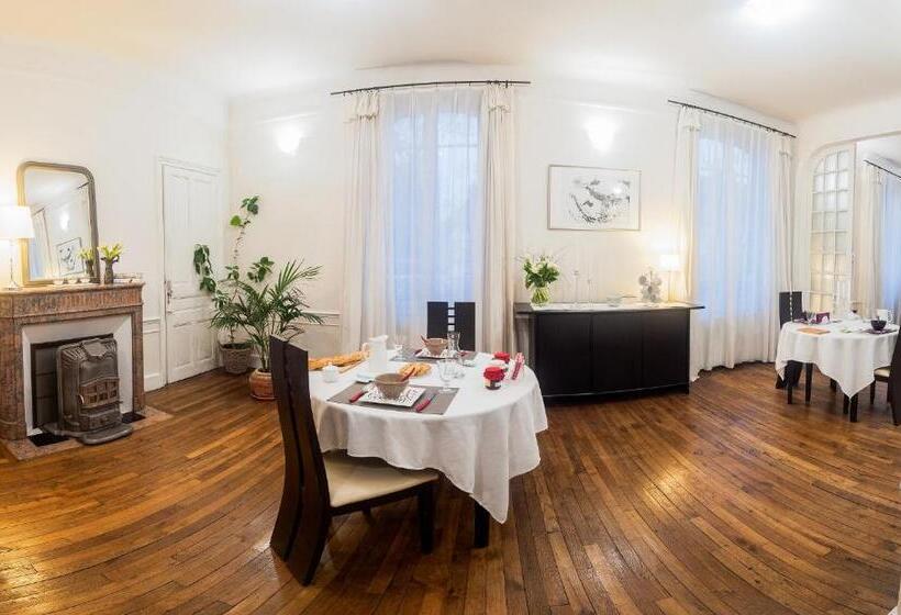 住宿加早餐  Au Fil De Troyes