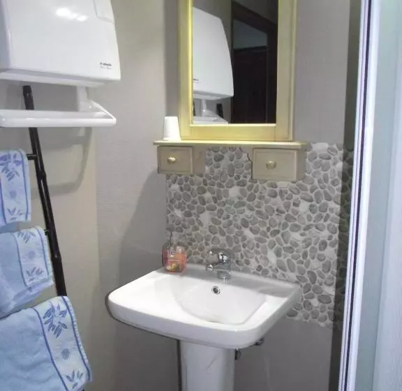 ベッドアンドブレックファースト Chambre D'hôte Au Grenier D'abondance