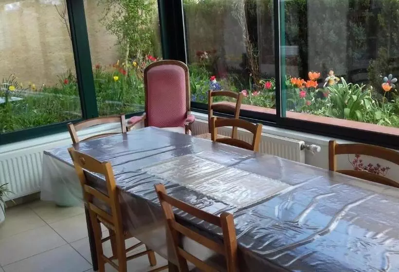 ベッドアンドブレックファースト Chambre D'hôte Au Grenier D'abondance