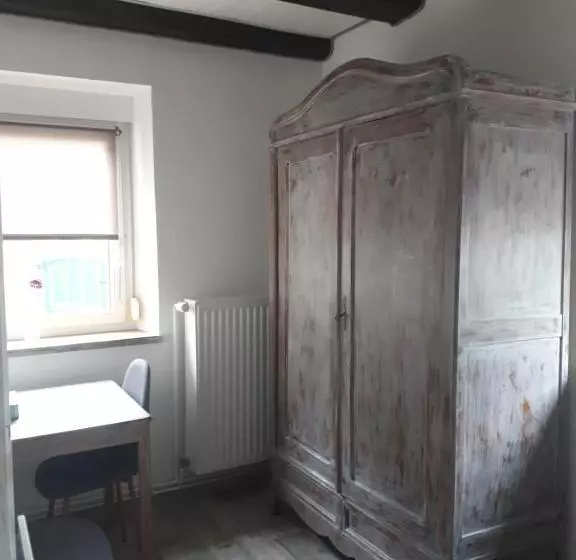 ベッドアンドブレックファースト Chambre D'hôte Au Grenier D'abondance