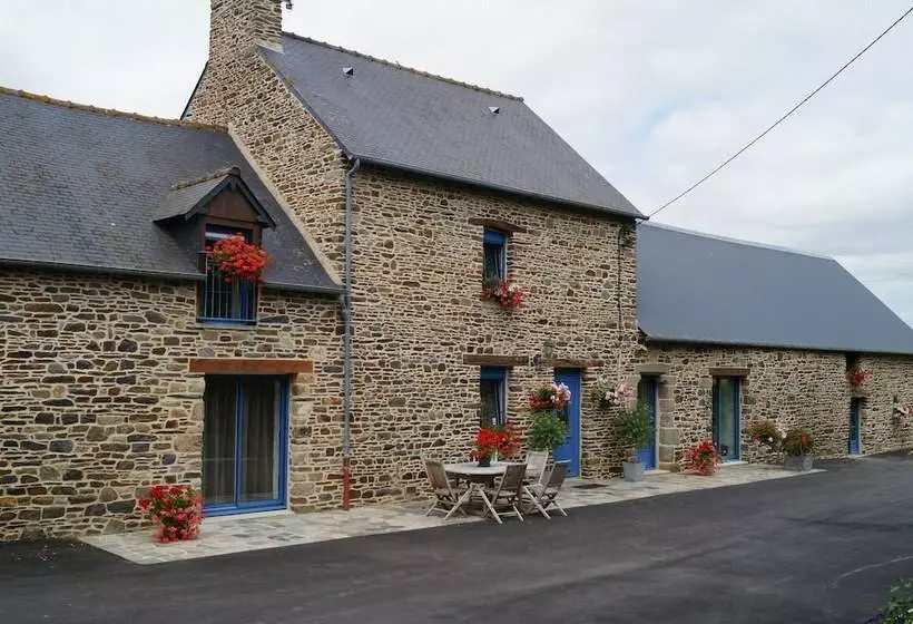ベッドアンドブレックファースト Chambres D Hôtes La Loubatais