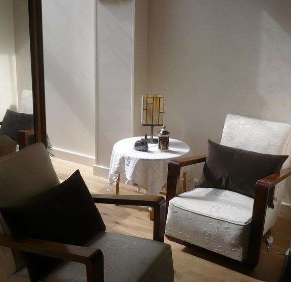 مبيت وإفطار Chambres D Hôtes Les Capucins