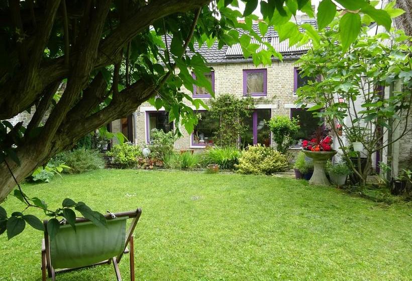 مبيت وإفطار Chambres D Hôtes Les Capucins