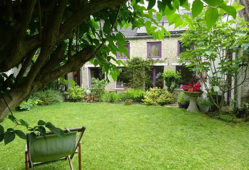 ベッドアンドブレックファースト Chambres D Hôtes Les Capucins