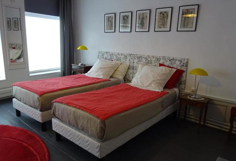 مبيت وإفطار Chambres D Hôtes Les Capucins