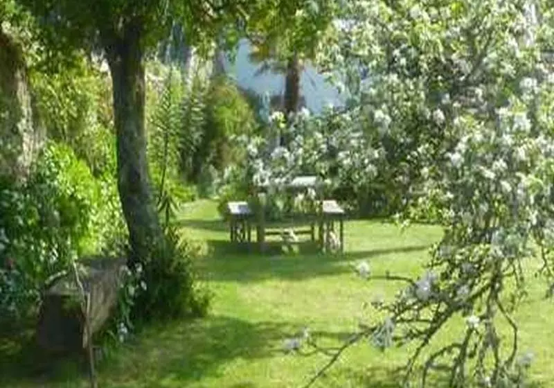 Aamiaismajoitus (B&B) Chambres De La Ville D Ys