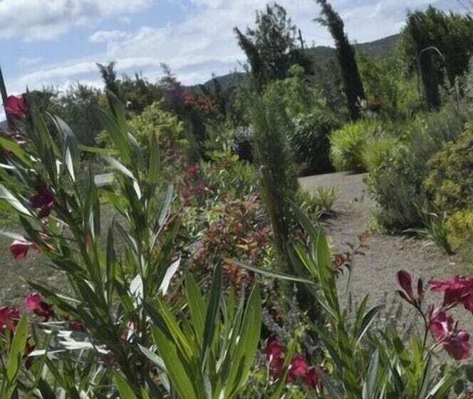 민박 Château La Sabine