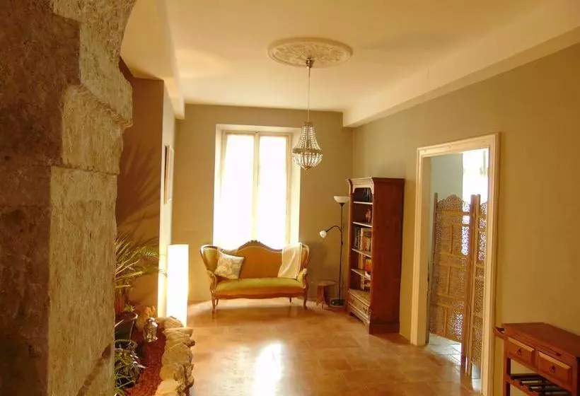 تختخواب و صبحانه Le Bobo