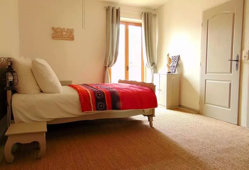 تختخواب و صبحانه Le Bobo