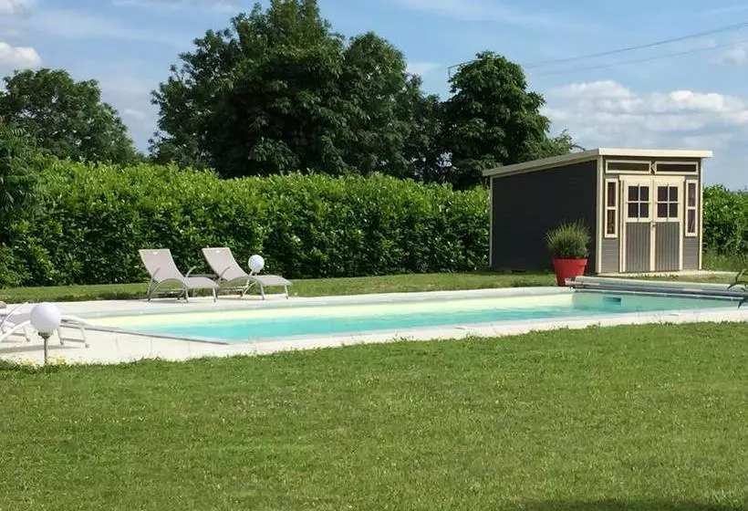 تختخواب و صبحانه Le Clos Des 4 Saisons