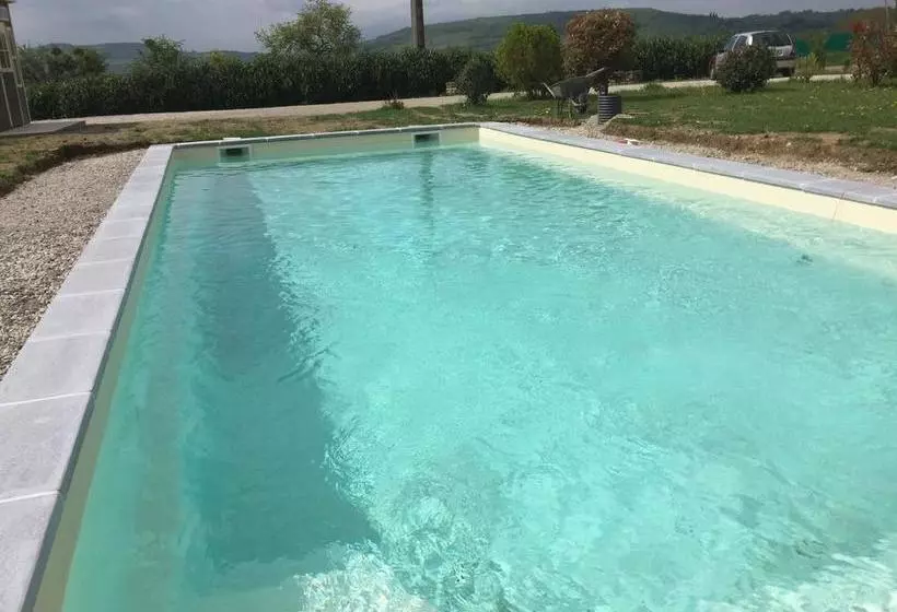 تختخواب و صبحانه Le Clos Des 4 Saisons