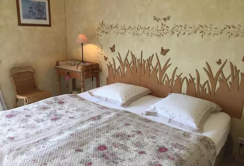 تختخواب و صبحانه Le Clos Des 4 Saisons