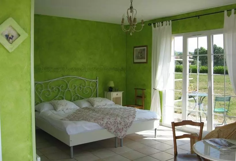 تختخواب و صبحانه Le Clos Des 4 Saisons