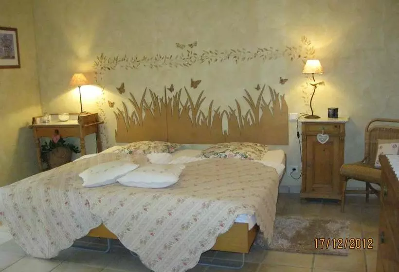 تختخواب و صبحانه Le Clos Des 4 Saisons