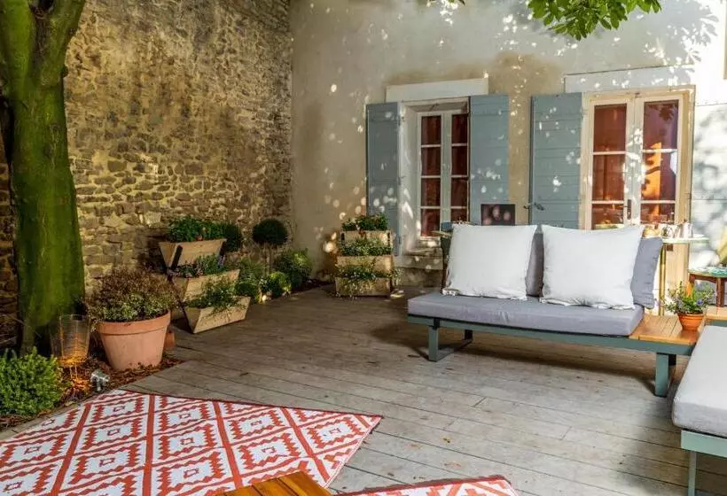 تختخواب و صبحانه Le Clos Violette Et Le 11 D Aglaé Appart Hôtel Design De Luxe