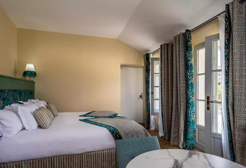 تختخواب و صبحانه Le Clos Violette Et Le 11 D Aglaé Appart Hôtel Design De Luxe