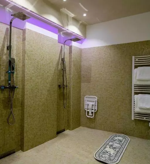 تختخواب و صبحانه Le Clos Violette Et Le 11 D Aglaé Appart Hôtel Design De Luxe