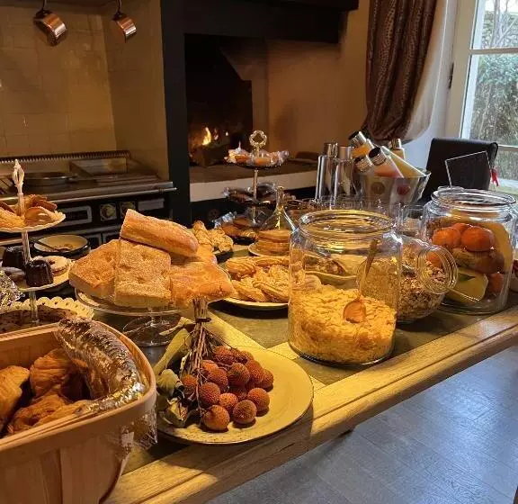 تختخواب و صبحانه Le Clos Violette Et Le 11 D Aglaé Appart Hôtel Design De Luxe