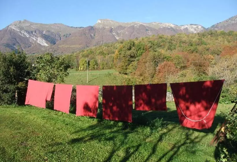 Aamiaismajoitus (B&B) Le Domaine Du Grand Cellier Chambres D'hôtes En Savoie