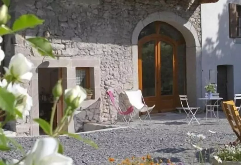 ベッドアンドブレックファースト Chambres D Hôtes Les Chambres De Mado